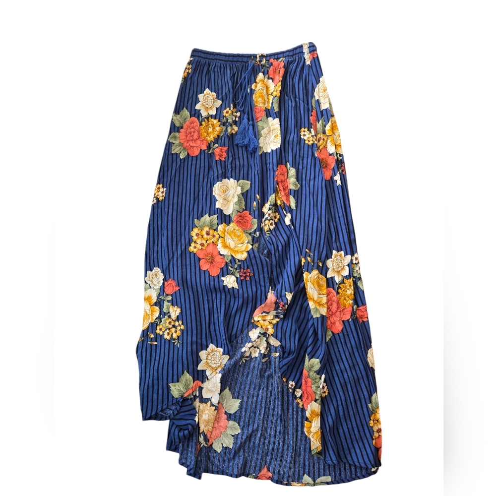 Gorgeous floral maxi skirt with front slit and tassel